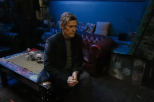 Ο Willem Dafoe, ένας ξεχασμένος ποιητής και το «Late Fame» που περίμενε 120 χρόνια