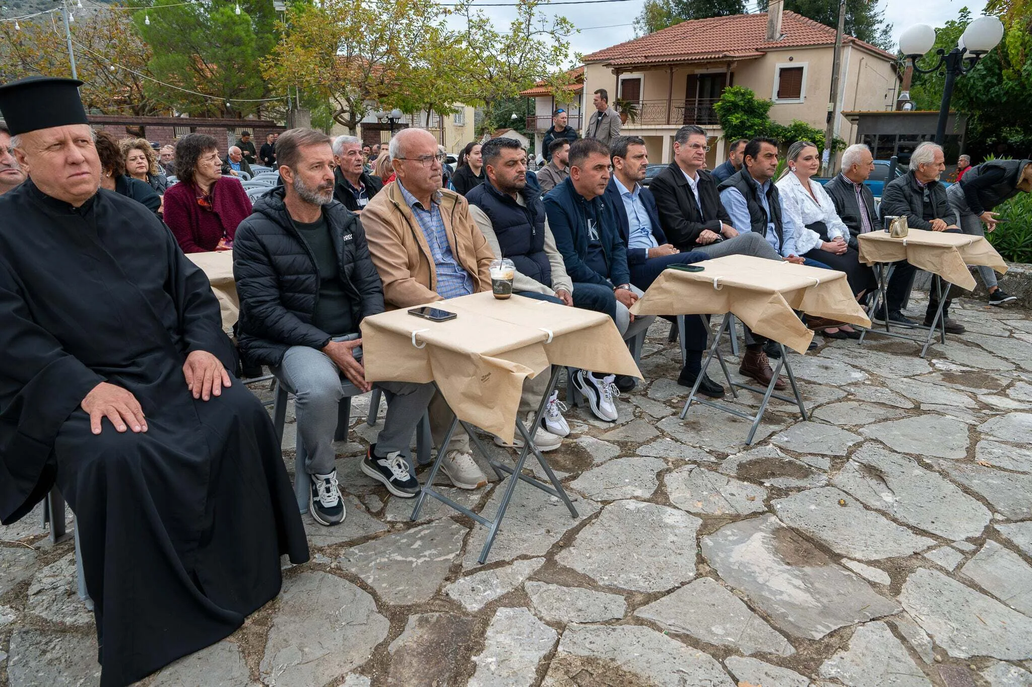 Κακοτάρι Ηλείας: Τα καζάνια έβρασαν και η πλατεία γέμισε κόσμο – Η 2η Γιορτή Τσίπουρου