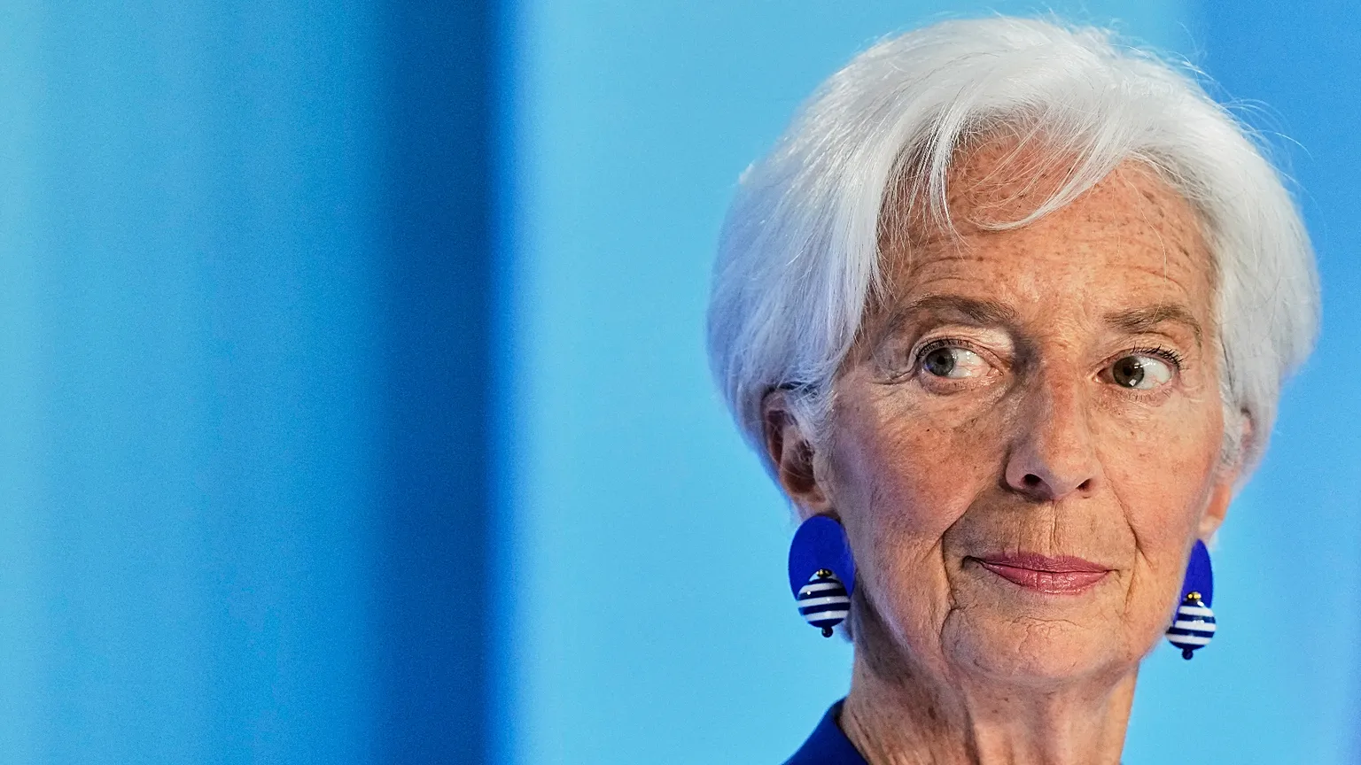 Την αποκαλούσαν «Madame Lagaffe»: Η δικηγόρος χωρίς σπουδές στα οικονομικά που έφτασε στην κορυφή της ΕΚΤ Την αποκαλούσαν «Madame Lagaffe»: Η δικηγόρος χωρίς σπουδές στα οικονομικά που έφτασε στην κορυφή της ΕΚΤ