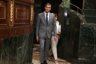 Ισπανία: Ο Σάντσεθ επαναφέρει τα μέτρα για ενοίκια και εξώσεις μετά το «μπλόκο» της Βουλής
