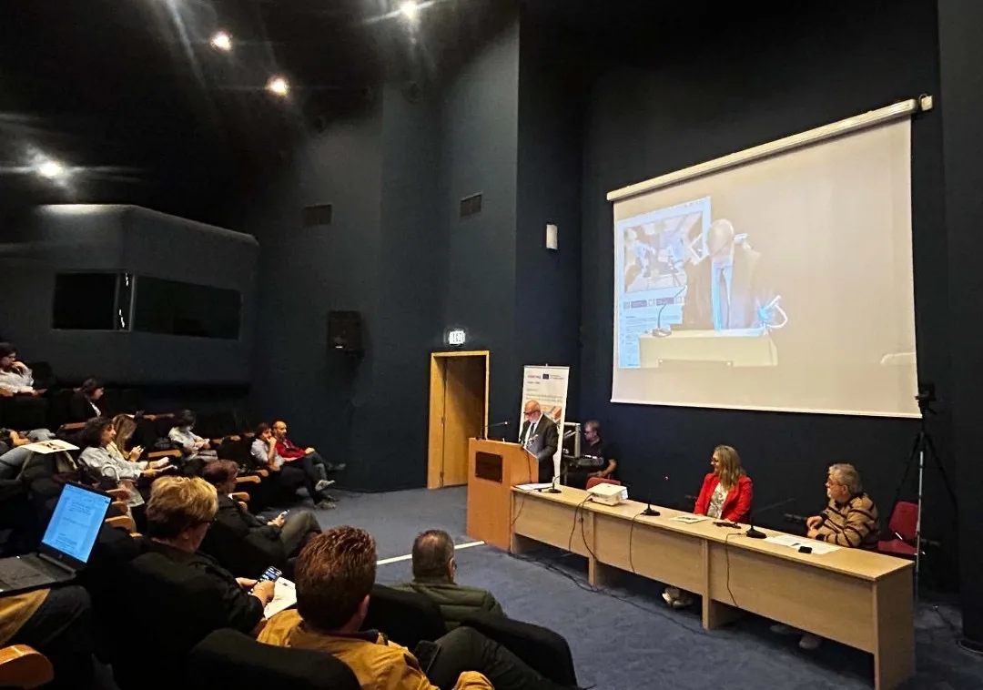 Η κληρονομιά της βιομηχανίας: Το ελπιδοφόρο μέλλον μέσα από την τέχνη της Σακελλαρόπουλου