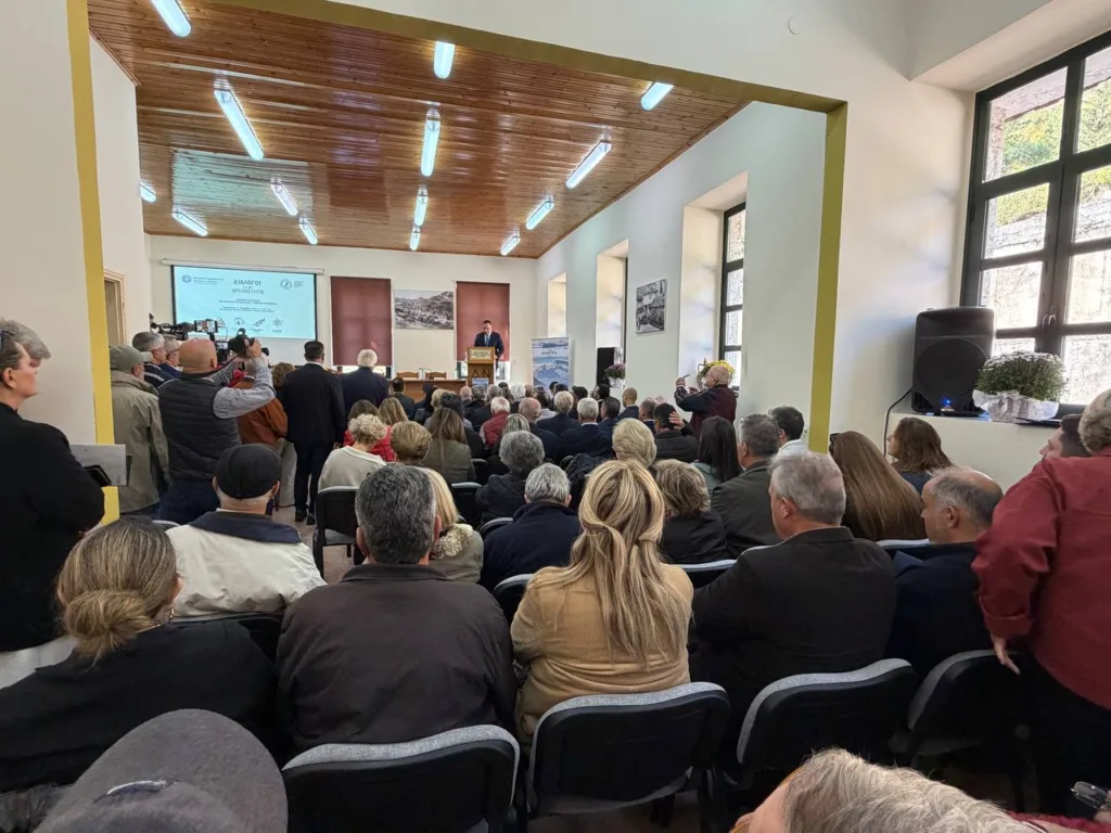 Φαρμάκης : «Η απόσταση από τα αστικά κέντρα δεν πρέπει να σημαίνει απόσταση από τις ευκαιρίες»