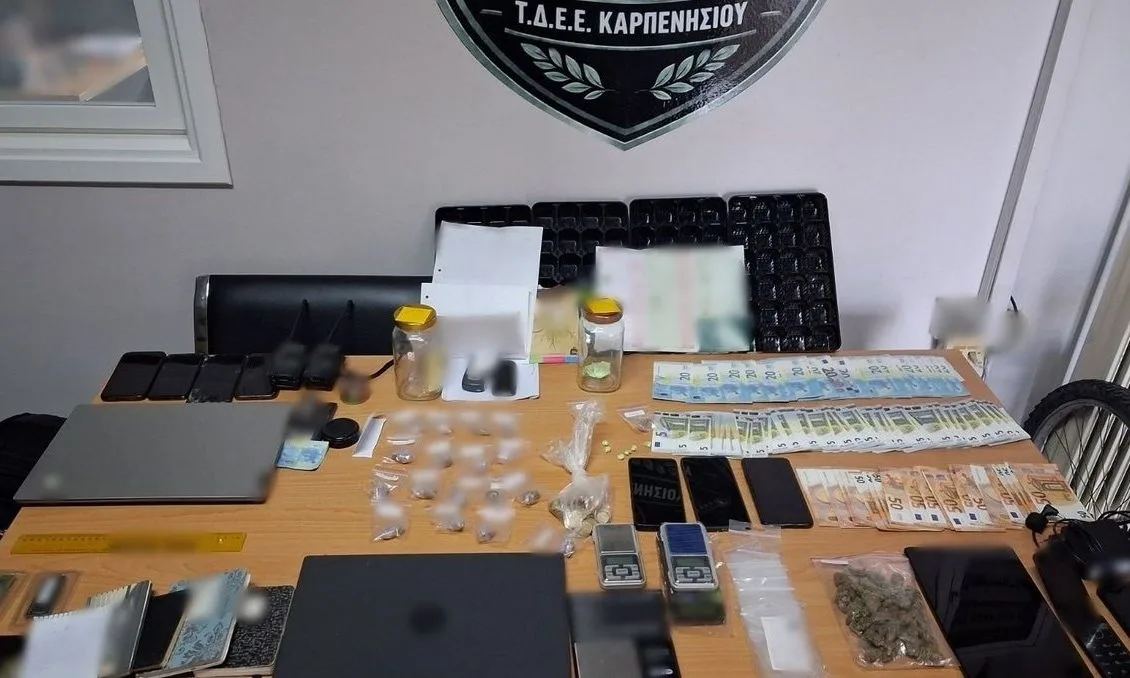 Ελεύθεροι με όρους 9 νεαροί για το κύκλωμα ναρκωτικών σε σχολεία στο Καρπενήσι