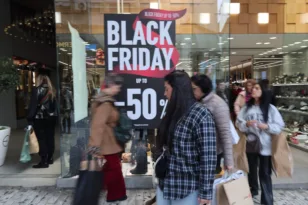 Black Friday 2026: Πότε ξεκινούν οι προσφορές – Η Κυριακή με ανοιχτά καταστήματα και η Cyber Monday