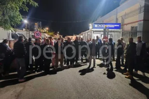 Πάτρα: Στην Ιχθυόσκαλα οι αλιείς – Έκλεισαν την είσοδο για φορτηγά με ψάρια από την Τουρκία