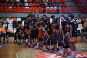 Το Περιστέρι πίκρανε τον Προμηθέα και 1.500 θεατές σε ατμόσφαιρα-γιορτή - Φωτογραφίες