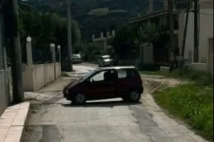 Πάτρα: Αυτοκίνητο έπεσε σε κολόνα στα Κάτω Συχαινά