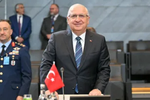 Η Τουρκία παραδίδει βάση στο Ιράκ, αλλά κρατά τα στρατεύματά της στην περιοχή – Τι ξεκαθάρισε ο Γκιουλέρ