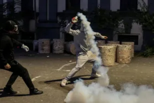 Αλβανία: Μεγαλώνει η πίεση στον Έντι Ράμα – «Παραιτηθείτε» απαντούν οι διαδηλωτές