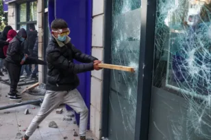 Αλβανία: Για τέταρτη ημέρα συγκρούσεις στους δρόμους – Χιλιάδες διαδηλωτές ζητούν την παραίτηση Ράμα