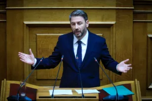 Ανδρουλάκης: Μείωση ΦΠΑ στα νησιά με κόστος έως 25 εκατ. ευρώ – «Η αλαζονεία θα πληρωθεί στις κάλπες»