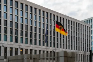 Γερμανία: Συνελήφθη ο πρώην επικεφαλής των μυστικών υπηρεσιών-Γιατί κατηγορείται