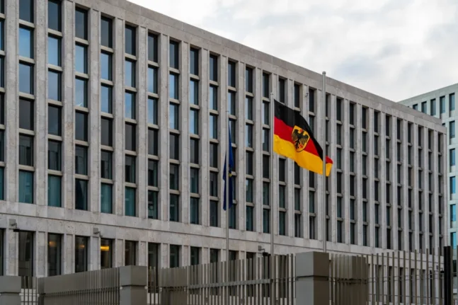 Γερμανία: Συνελήφθη ο πρώην επικεφαλής των μυστικών υπηρεσιών-Γιατί κατηγορείται