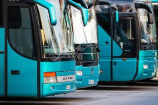 Τρομερά πράγματα, ξέχασαν σε λεωφορείο του ΚΤΕΛ επιβάτιδα σε στάση τουαλέτας στα ΣΕΑ Αιγίου
