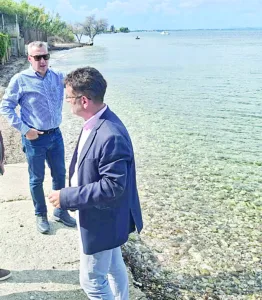 Αυτοψία Τσουκαλέικα: Η θάλασσα χτυπά, οι κάτοικοι πληρώνουν!