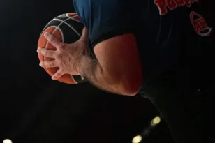 «Ποιους θέλεις να αποβάλω με πέντε φάουλ;», τα μηνύματα της δικογραφίας στην υπόθεση που συγκλονίζει το ελληνικού μπάσκετ