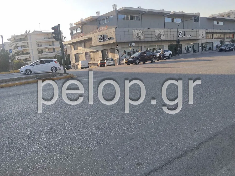 Πάτρα: «Αόρατες» διαβάσεις, «παγίδα» για τους οδηγούς - Σβησμένες οι διαγραμμίσεις της οδού Κανακάρη στο ύψος της πλ. Γεωργίου