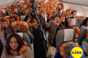 Από τον φούρνο στα ύψη της μόδας: Η Lidl ενθουσιάζει στο Paris Fashion Week με το «NeckCroissant»