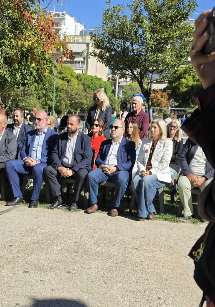 Με την Απελευθέρωση της Πάτρας άνοιξε η δημόσια παρουσία της ΕΛΑΣ στην Αχαΐα Με την Απελευθέρωση της Πάτρας άνοιξε η δημόσια παρουσία της ΕΛΑΣ στην Αχαΐα