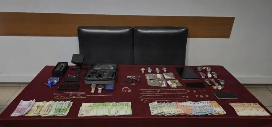 Θεσσαλονίκη: Σκαρφάλωναν στα μπαλκόνια για να διαρρήξουν σπίτια: 34 υποθέσεις και λεία 79.515 ευρώ