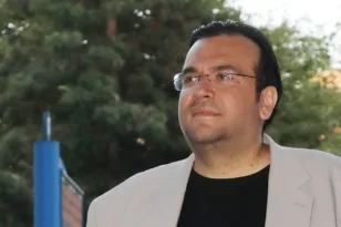 Φίλιππος Καμπούρης: Εσπευσμένα στο «Γεννηματάς» από τη ΓΑΔΑ – Λιποθύμησε στα κρατητήρια