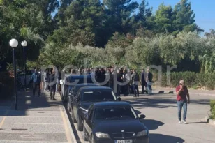 Πάτρα: Ένταση στο Πανεπιστήμιο Πατρών με φοιτητές λίγο πριν την άφιξη της Σοφίας Ζαχαράκη ΒΙΝΤΕΟ