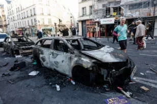 Γαλλία: Ο Μακρόν απέρριψε την παραίτηση του υπουργού Εσωτερικών μετά τις μαζικές ταραχές