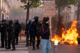 Γαλλία: Στάχτες το ιστορικό δημαρχείο της Λιμόζ, πάνω από 2.500 συλλήψεις και φόβοι για νέες ταραχές