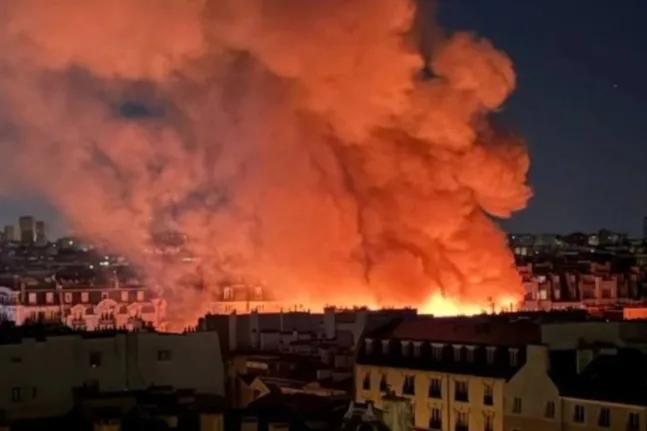 Γαλλία: Κάηκε η παλαιότερη αγορά του Παρισιού
