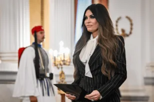 Υπόθεση Γκίλφοϊλ: Χάνεται το «κλειδί» του Λευκού Οίκου; – Δύο ακαδημαϊκοί αποκωδικοποιούν τις επιπτώσεις για την Ελλάδα