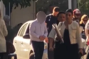 Στην Ευελπίδων ο 52χρονος γυναικολόγος για την υπόθεση πορνογραφίας ανηλίκων – Απολογείται στον ανακριτή