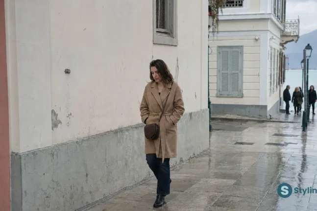 Παλτό, καμπαρντίνα ή μπουφάν; Τι φοράς τώρα που τελειώνει το μικρό καλοκαίρι