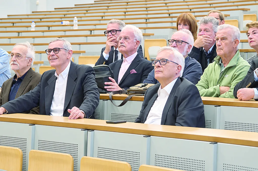 Οι «ιδρυτές» της Ιατρικής Πατρών: Ξανά μαζί η ιστορική «τάξη» του '77 Οι «ιδρυτές» της Ιατρικής Πατρών: Ξανά μαζί η ιστορική «τάξη» του '77