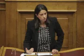 Κεραμέως για γονική άδεια: Τέλος στην αναμονή ενός έτους για δεύτερη άδεια – Τι προβλέπει το νέο νομοσχέδιο