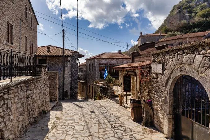 Πελοπόννησος τον Οκτώβριο: 6 χωριά με δραστηριότητες και γεύσεις που αξίζουν τη διαδρομή