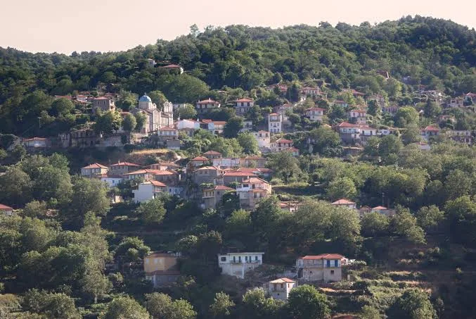 Πελοπόννησος τον Οκτώβριο: 6 χωριά με δραστηριότητες και γεύσεις που αξίζουν τη διαδρομή
