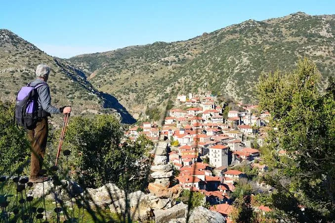 Πελοπόννησος τον Οκτώβριο: 6 χωριά με δραστηριότητες και γεύσεις που αξίζουν τη διαδρομή