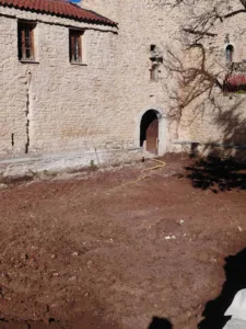 Ξεκίνησαν οι εργασίες ανάπλασης στο μοναστήρι του Ομπλού - Φωτογραφίες