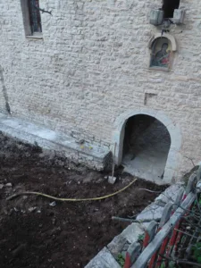 Ξεκίνησαν οι εργασίες ανάπλασης στο μοναστήρι του Ομπλού - Φωτογραφίες Ξεκίνησαν οι εργασίες ανάπλασης στο μοναστήρι του Ομπλού - Φωτογραφίες