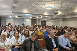 Παιδική προστασία: «Εχουμε αποτύχει» – Παιδιά κακοποίησης παραμένουν σε νοσοκομεία χωρίς κατάλληλες δομές