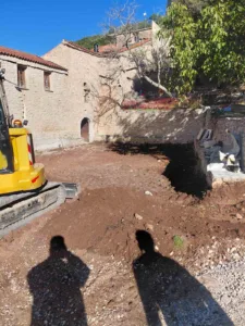 Ξεκίνησαν οι εργασίες ανάπλασης στο μοναστήρι του Ομπλού - Φωτογραφίες Ξεκίνησαν οι εργασίες ανάπλασης στο μοναστήρι του Ομπλού - Φωτογραφίες
