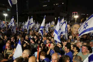 Ισραήλ: Χιλιάδες διαδηλωτές κατά του Νετανιάχου στο Τελ Αβίβ πριν από τις εκλογές