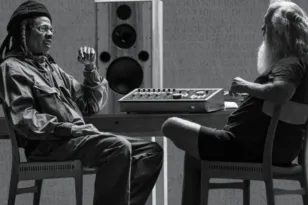 Jay-Z: Ποιος κάνει τις δύσκολες ερωτήσεις στον σταρ;