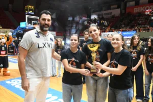Το Περιστέρι πίκρανε τον Προμηθέα και 1.500 θεατές σε ατμόσφαιρα-γιορτή - Φωτογραφίες