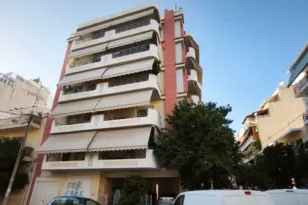 «Μας είπαν ότι μπήκαν βόμβες επί της Λασκαρίδου και να βγούμε έξω», μαρτυρία για τα φιαλίδια στην Καλλιθέα
