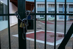 Κολωνός: Χτύπησαν αγωγό φυσικού αερίου δίπλα σε σχολεία – Προληπτική εκκένωση μετά τη διαρροή