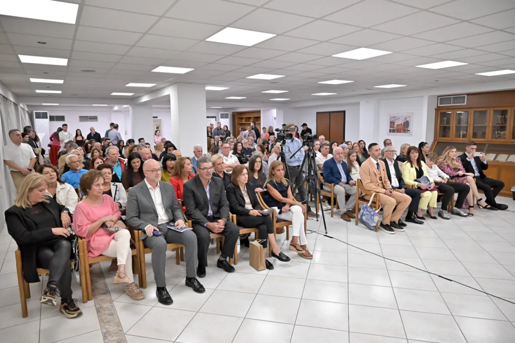 Παρουσιάστηκαν οι «Αλφαβητικές Πολιτείες» της Πηνελόπης Λαμπούση: Βραδιά χαράς και συγκίνησης