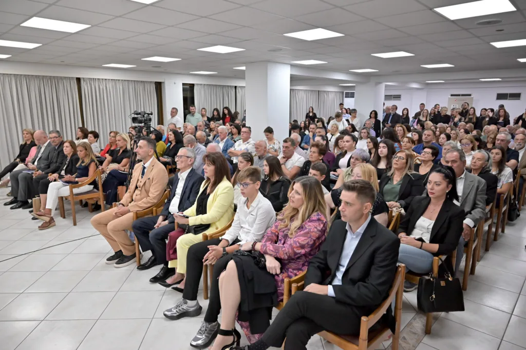 Παρουσιάστηκαν οι «Αλφαβητικές Πολιτείες» της Πηνελόπης Λαμπούση: Βραδιά χαράς και συγκίνησης