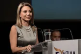 Καρυστιανού: Ζητά από τις εταιρείες δημοσκοπήσεων να δημοσιοποιούν ποιος τις πληρώνει