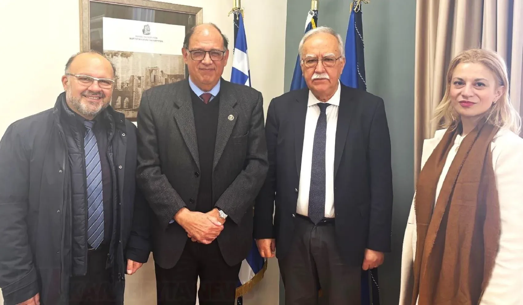 &Kappa;&alpha;&lambda;ά&beta;&rho;&upsilon;&tau;&alpha;: &Tau;&omicron; &Mu;&epsilon;&xi;&iota;&kappa;ό &tau;&alpha; &laquo;&zeta;&omega;&nu;&tau;&alpha;&nu;&epsilon;ύ&epsilon;&iota;&raquo;, &eta; &epsilon;&nu;&tau;&upsilon;&pi;&omega;&sigma;&iota;&alpha;&kappa;ή &laquo;&Eta;&mu;έ&rho;&alpha; &tau;&omega;&nu; &Nu;&epsilon;&kappa;&rho;ώ&nu;&raquo; &mu;&epsilon; &chi;&rho;ώ&mu;&alpha;&tau;&alpha;, &mu;&omicron;&upsilon;&sigma;&iota;&kappa;ή &kappa;&alpha;&iota; &chi;&omicron;&rho;ό